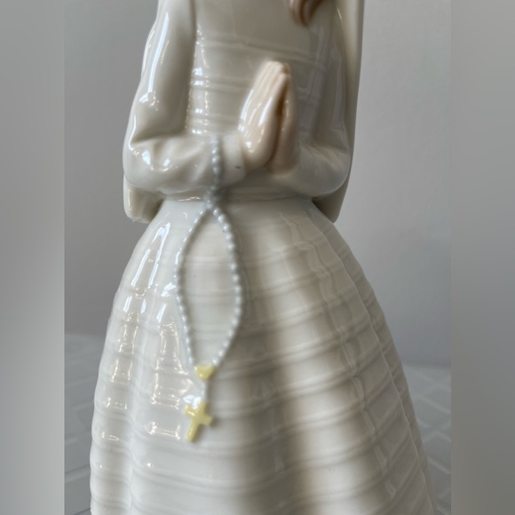 Nao by Lladro First Communion Girl #0236 - Picture 4 of 6